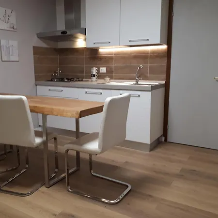 Venice La Pergola 2 *